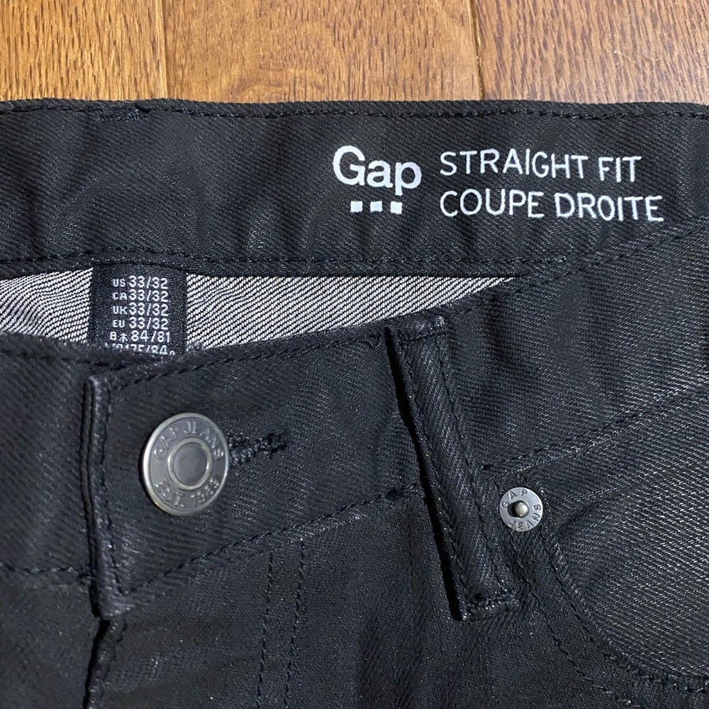 GAP Men's Straight Fit Dark Jeans